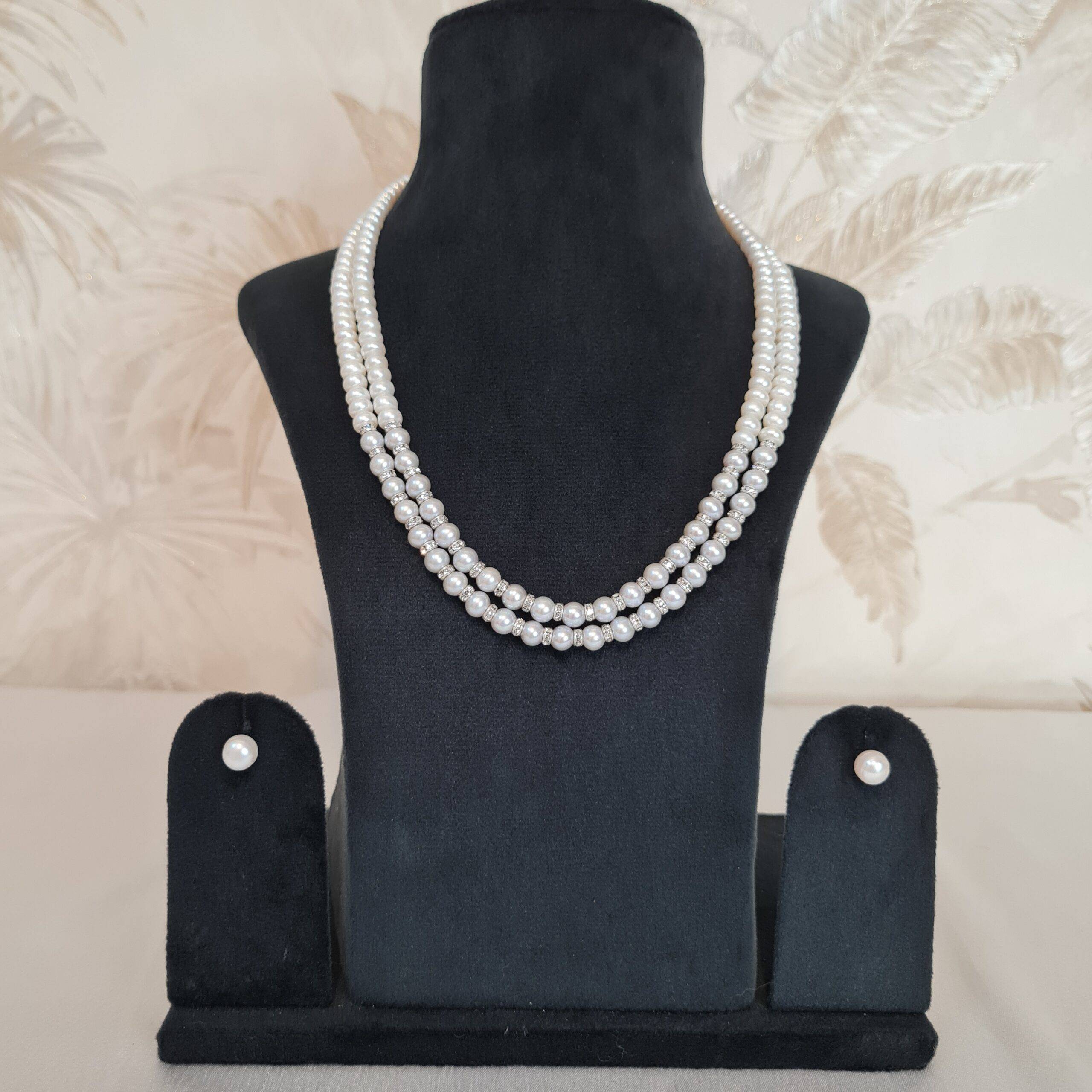 Grey and white pearl necklace 2025
