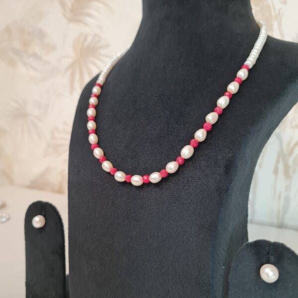Charming Semi-Round White Pearl 18Inch Necklace Interspaced With Red Crystals-1