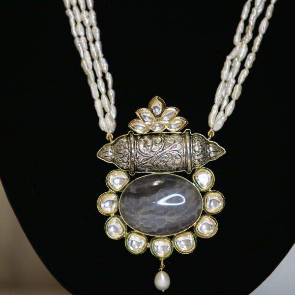 Glamorous Multi-Strand Thin Baroque Pearl Necklace Set With Fusion Kundan Pendant-close up