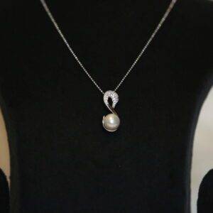 Stunning Swan Pendant Studded With 9.5mm Pink Button Pearl & CZ