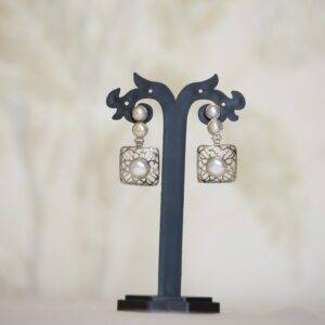 Contemporary 925 Silver Earrings Featuring White Button Pearls