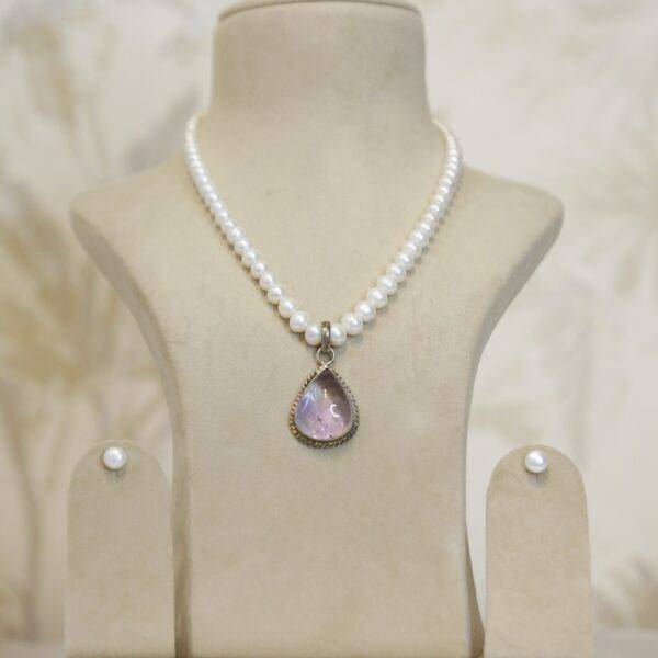 Elegant 4mm -8mm Graduated White Pearl Necklace With Light Amethyst Silver Pendant
