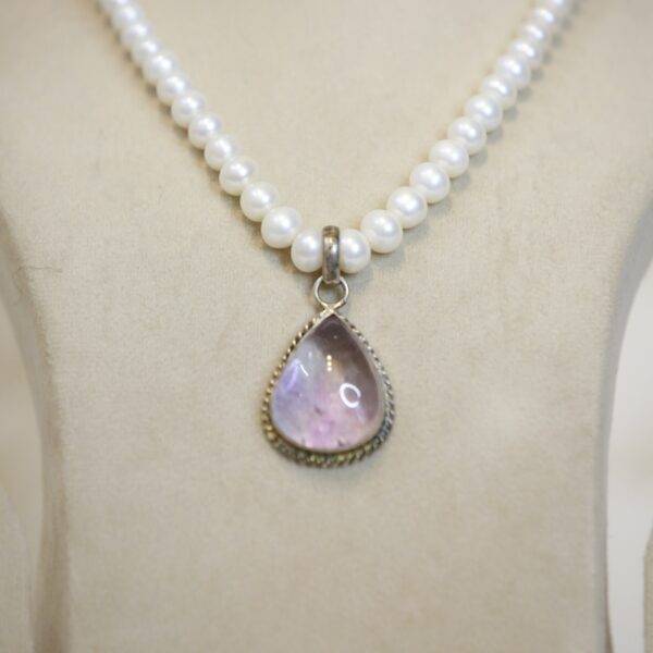 Elegant 4mm -8mm Graduated White Pearl Necklace With Light Amethyst Silver Pendant-1