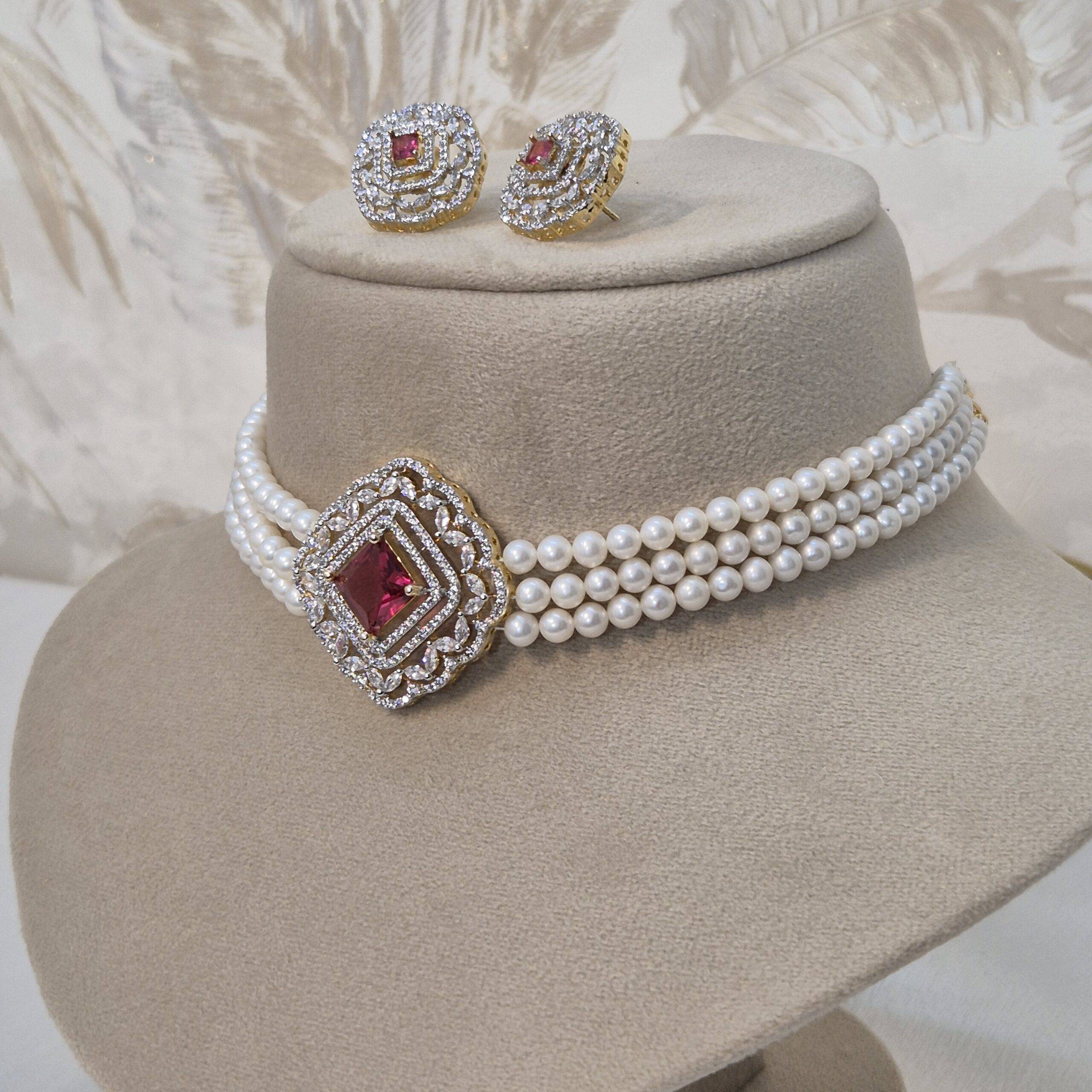 Choker with white pearl 2025